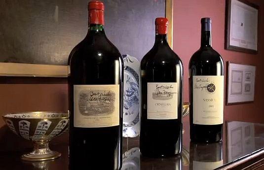 Fragment kolekcji wina Alexa Fergusona (źródło: youtube)