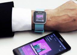 Sony wprowadza na rynek SmartWatch 2, trzeciej generacji inteligentny zegarek, naszpikowany innowacyjnymi rozwiązaniami (Fot. Bloomberg)
