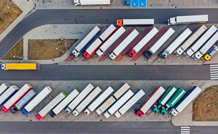 Transport w czasach niepewności – codziennie inna układanka