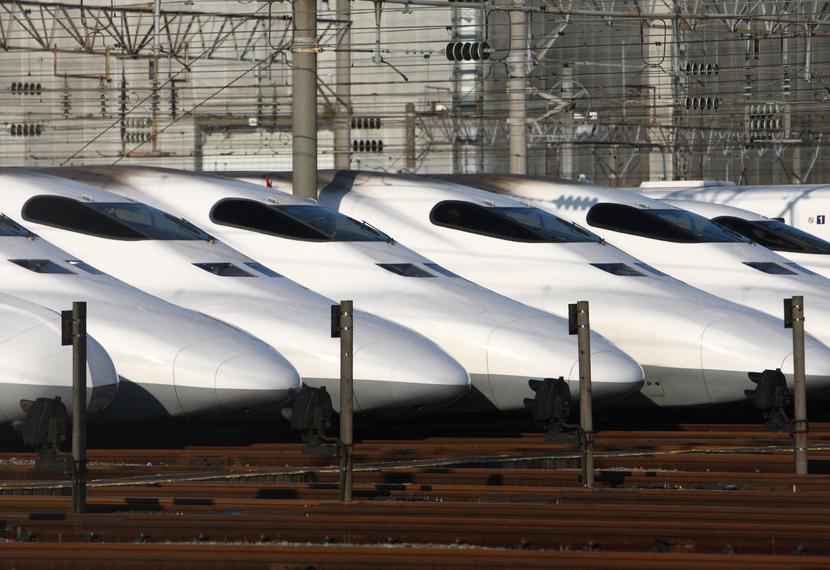 Japońskie pociągi (fot. Bloomberg)