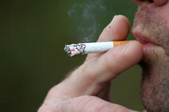 Połowa polskich palaczy po zawale nie rzuca nałogu. Polityka antynikotynowa do zmiany?