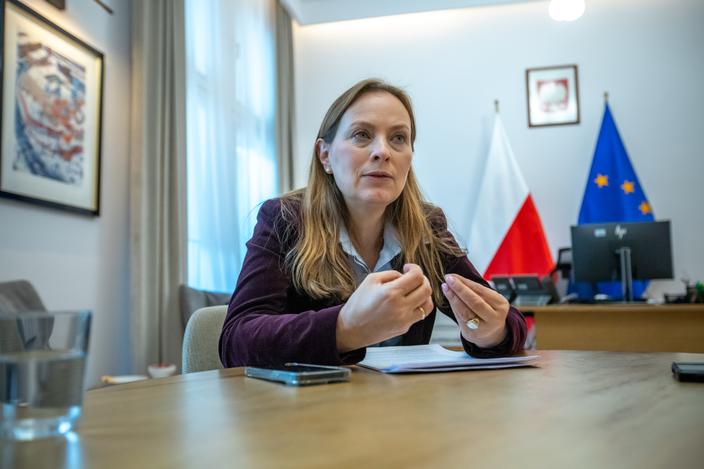 Wyłącznie tytuł: