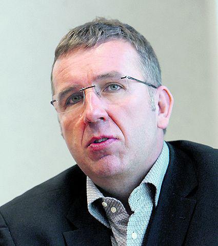 PODRASOWANY SILNIK:
 Michał Sołowow w mijającym
 roku kierował w rajdach fordem
 fiestą i peugeotem 207. W spółkach
 giełdowych woli sterować
 wszystkim z tylnego fotela – właśnie
 ściąga z parkietu Barlinek,
 który miał problemy z utrzymaniem
 prędkości. [FOT. BS]