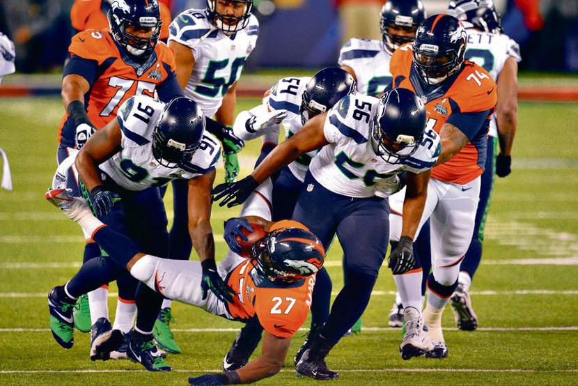 Seattle Seahawks wygrali Super Bowl po raz pierwszy. Paul Allen, miliarder i właściciel drużyny, postawił na pracę u podstaw, bo dla każdego gracza był to debiut w meczu finałowym, a tytuł najbardziej wartościowego zdobył 24-letni Malcolm Smith. W drużynie Broncos słabo zaprezentował się Payton Manning, jedna z największych gwiazd ligi, który według „Forbesa” w zeszłym roku zarobił 30 mln USD.
 [FOT. EAST NEWS]