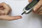 Chorzy na cukrzycę niemal dwa razy częściej umierają z powodu COVID-19 [BADANIA]