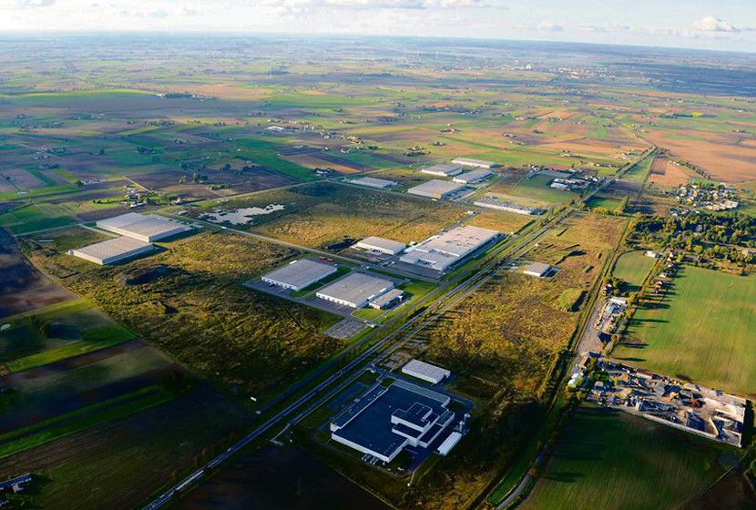 WIELKIE NADZIEJE: Crystal Park to 177 ha terenów uzbrojonych za ponad 100 mln zł, na których Sharp i jego kooperanci mieli zatrudniać 10 tys. osób. Jest dziesięciokrotnie mniej. [FOT. ARC]