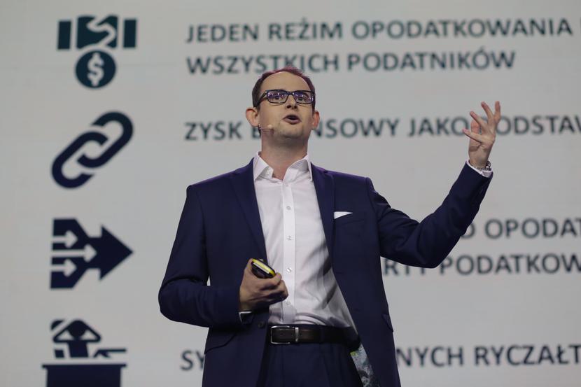 PRAWDZIWY ŁAD