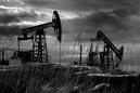 Duży spadek zapasów i rekordowy eksport ropy naftowej z USA