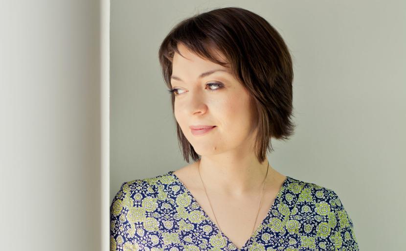Paulina Znajdek-Awiżeń — doktor nauk farmaceutycznych, aktywnie edukuje na temat leków roślinnych oraz preparatów roślinnych, autorka bloga „Zielona Farmacja".