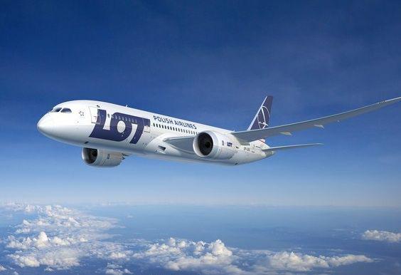 Dreamliner w barwach PLL LOT FOT. lot.com