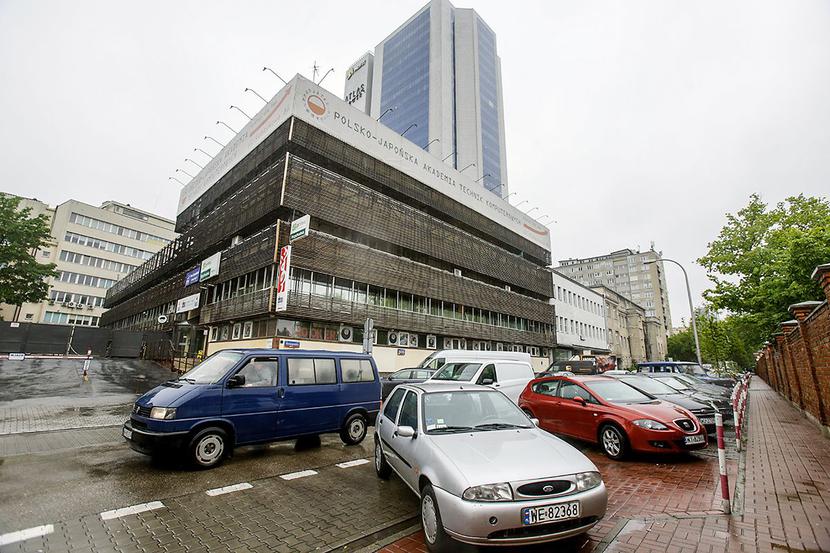 HOTEL ZAMIAST SIEDZIBY PIS :