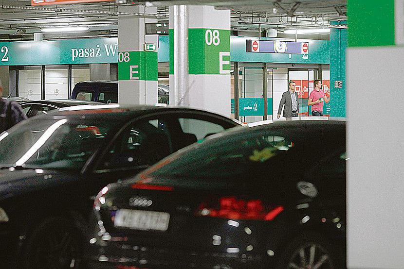FLOTY BEZ PIT: Według resortu gospodarki, obecne nieprecyzyjne przepisy przysparzają przedsiębiorcom dodatkowych obowiązków przy ustalaniu właściwej stawki wynajmu dla posiadanych aut, co sprzyja nieujawnianiu tego nieodpłatnego świadczenia przy rozliczaniu podatku. [FOT. WM]