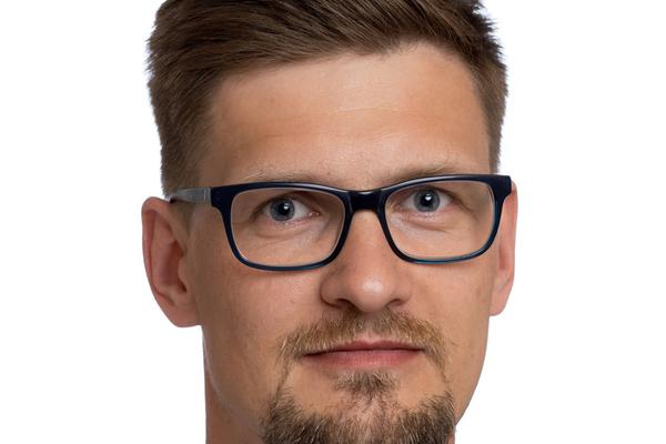 Sztuczna inteligencja między oczekiwaniami rewolucji a realiami