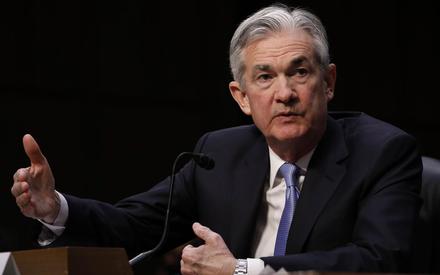 Powell: dezinflacja ruszyła, ale stopy mogą nadal rosnąć
