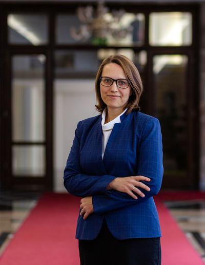 Administracja skarbowa, którą kieruje Magdalena Rzeczkowska,wiceminister finansów, będzie najsilniejszą skarbówką w historii Polski. Obyswoją moc kierowała tylko przeciwko wyłudzaczom i oszustom.