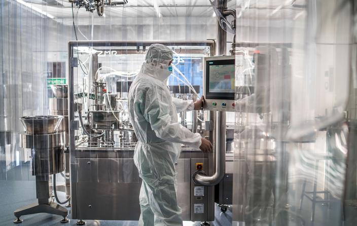Firma Vet-Agro tworzy własne receptury, produkuje leki w Polsce i samodzielnie koordynuje działania sprzedażowe oraz marketingowe. Ta niezależność przekłada się na dużą elastyczność w odpowiedzi na potrzeby klientów z kraju i zagranicy.