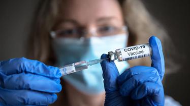 Od 20 kwietnia druga dawka przypominająca szczepionki przeciw COVID-19 dla seniorów 80+ [WYTYCZNE]