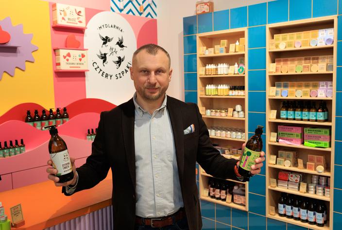 Pierwsze przyczółki Pierwsze przyczółki