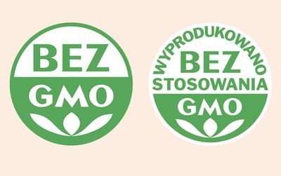 Prezentowane wzory znaków graficznych — jedynych obecnie dozwolonych do informowania konsumentów, że produkt jest wolny od GMO — powinny być sporządzane w kolorach białym i zielonym. Przepisy dopuszczają zastąpienie zielonej barwy czarną. To musi być jednak uzasadnione względami technicznymi.