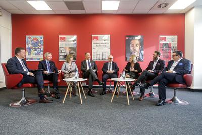 Rynek handlu internetowego rozwija się w Polsce bardzo szybko, ale żeby utrzymać to tempo, trzeba zmierzyć się z wieloma wyzwaniami — uznali uczestnicy debaty, która odbyła się w redakcji „Pulsu Biznesu.