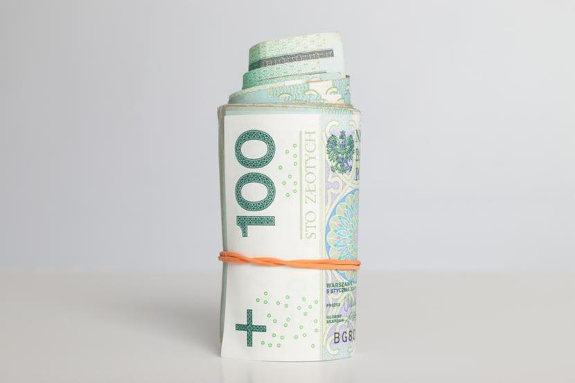 Wg min. Leszczyny PiS nie uwzględniło 400 milionów złotych na bezpłatne leki dla grup, którym te leki ustawową przysługują za darmo i że będzie trzeba poszukać tych pieniędzy w budżecie. Wg min. Leszczyny PiS nie uwzględniło 400 milionów złotych na bezpłatne leki dla grup, którym te leki ustawową przysługują za darmo i że będzie trzeba poszukać tych pieniędzy w budżecie.