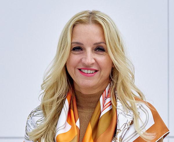 Do grona profesorów zwyczajnych dołączyła dr hab. Anita Chudecka-Głaz, kierownik Kliniki Ginekologii Operacyjnej i Onkologii Ginekologicznej Dorosłych i Dziewcząt w Samodzielnym Publicznym Szpitalu Klinicznym Nr 2 Pomorskiego Uniwersytetu Medycznego w Szczecinie, wiceprezes Zarządu Głównego Polskiego Towarzystwa Ginekologii Onkologicznej. Do grona profesorów zwyczajnych dołączyła dr hab. Anita Chudecka-Głaz, kierownik Kliniki Ginekologii Operacyjnej i Onkologii Ginekologicznej Dorosłych i Dziewcząt w Samodzielnym Publicznym Szpitalu Klinicznym Nr 2 Pomorskiego Uniwersytetu Medycznego w Szczecinie, wiceprezes Zarządu Głównego Polskiego Towarzystwa Ginekologii Onkologicznej.