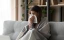 To przeziębienie, grypa czy COVID-19? NFZ radzi, co zrobić przy pierwszych objawach infekcji