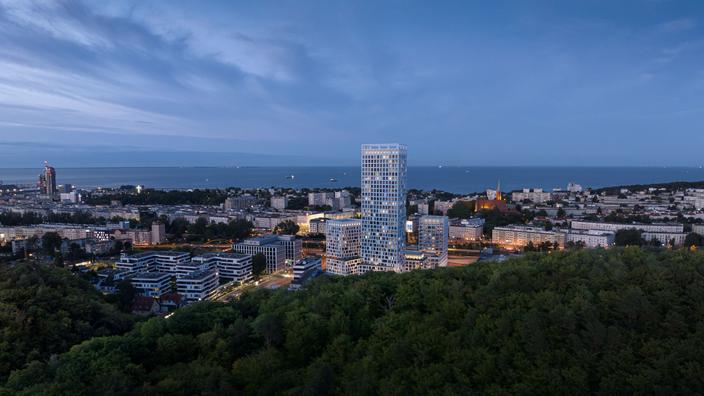 Allcon-Skycity-Gdynia 2025 łączy ideę miasta pięciominutowego z najwyższym standardem apartamentów i atrakcyjnymi zewnętrznymi przestrzeniami wspólnymi, które będą dostępne także dla lokalnej społeczności.
