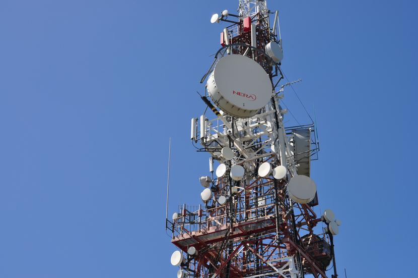 Maszt telefoniczny