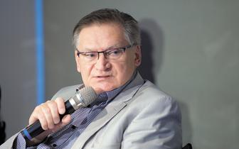 Prof. Samoliński: u podstaw niskiego poziomu wyszczepienia leżą medyczne fake newsy