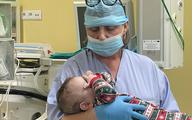 Roczny chłopiec odzyskał wzrok. Lekarze z Katowic przeszczepili mu rogówki obu oczu