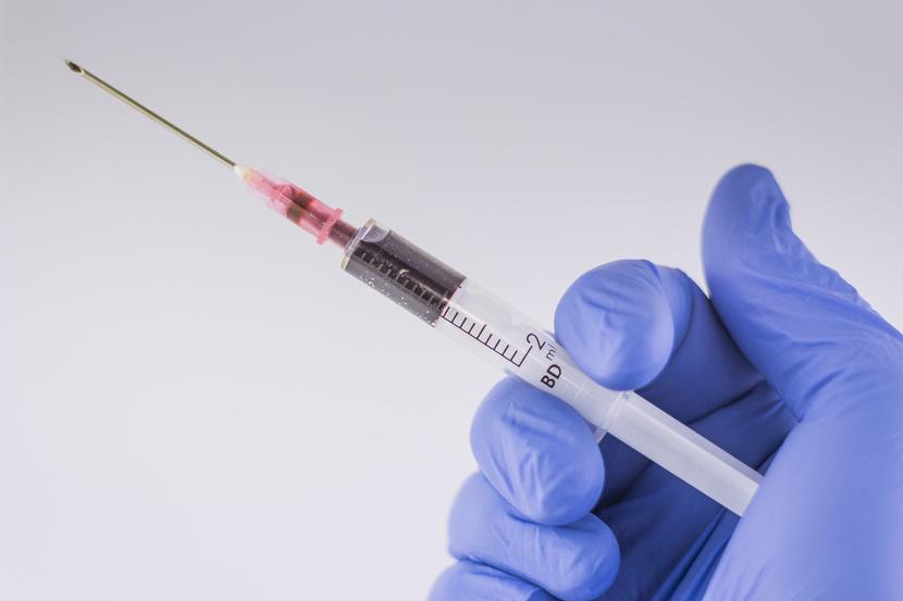 Naczelna Izba Aptekarska przygotowała opinię prawną dotyczącą wymagań wobec farmaceutów przeprowadzających zalecane szczepienia.