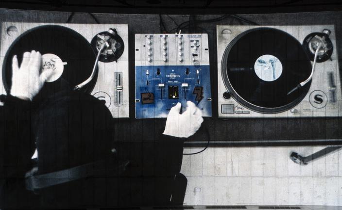 „Ghost Rider”. Multimedialna wystawa Christelle Oyiri w Zachęcie