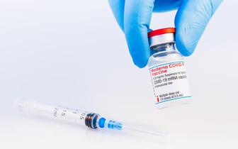 Zaktualizowana szczepionka mRNA przeciw COVID-19 firmy Moderna z pozytywną opinią CHMP