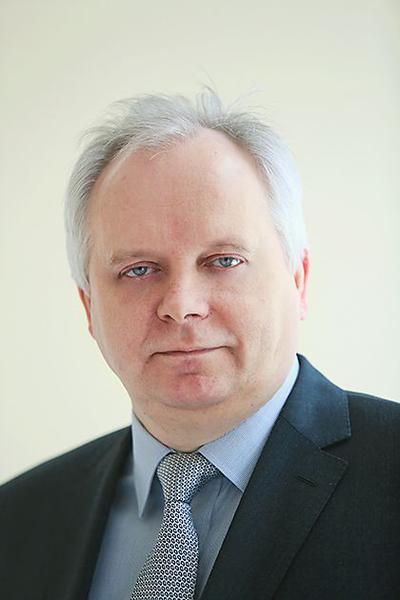 ALTERNATYWA I ZAROBEK:Krowy mięsne to alternatywa dla małych  producentów mleka, którzy borykali się z niskimi cenami, a przy  specjalizacji w bydle mięsnym można zarobić. Dlatego rośnie pogłowie —  mówi Jerzy Wierzbicki, prezes Polskiego Zrzeszenia Producentów Bydła  Mięsnego.