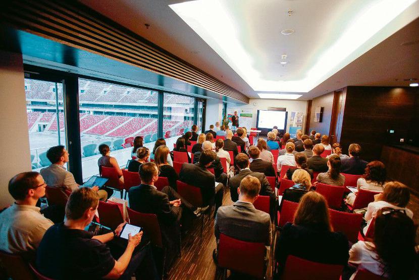 Z „PB” ZA GRANICĘ:
 Zgromadzeni na Stadionie Narodowym przedstawiciele kilkudziesięciu firm słuchali rad ekspertów na temat ekspansji w Ameryce Południowej. Kolejne warsztaty „Pulsu Biznesu” już 26 czerwca — kierunek Daleki Wschód. [FOT. WM]