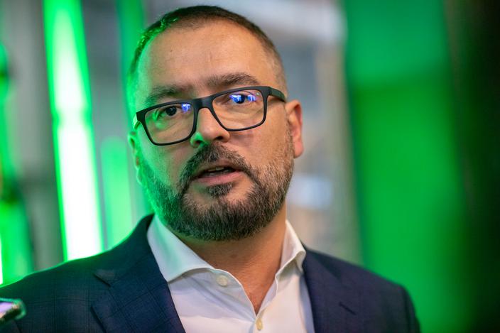 Kurs pod presją