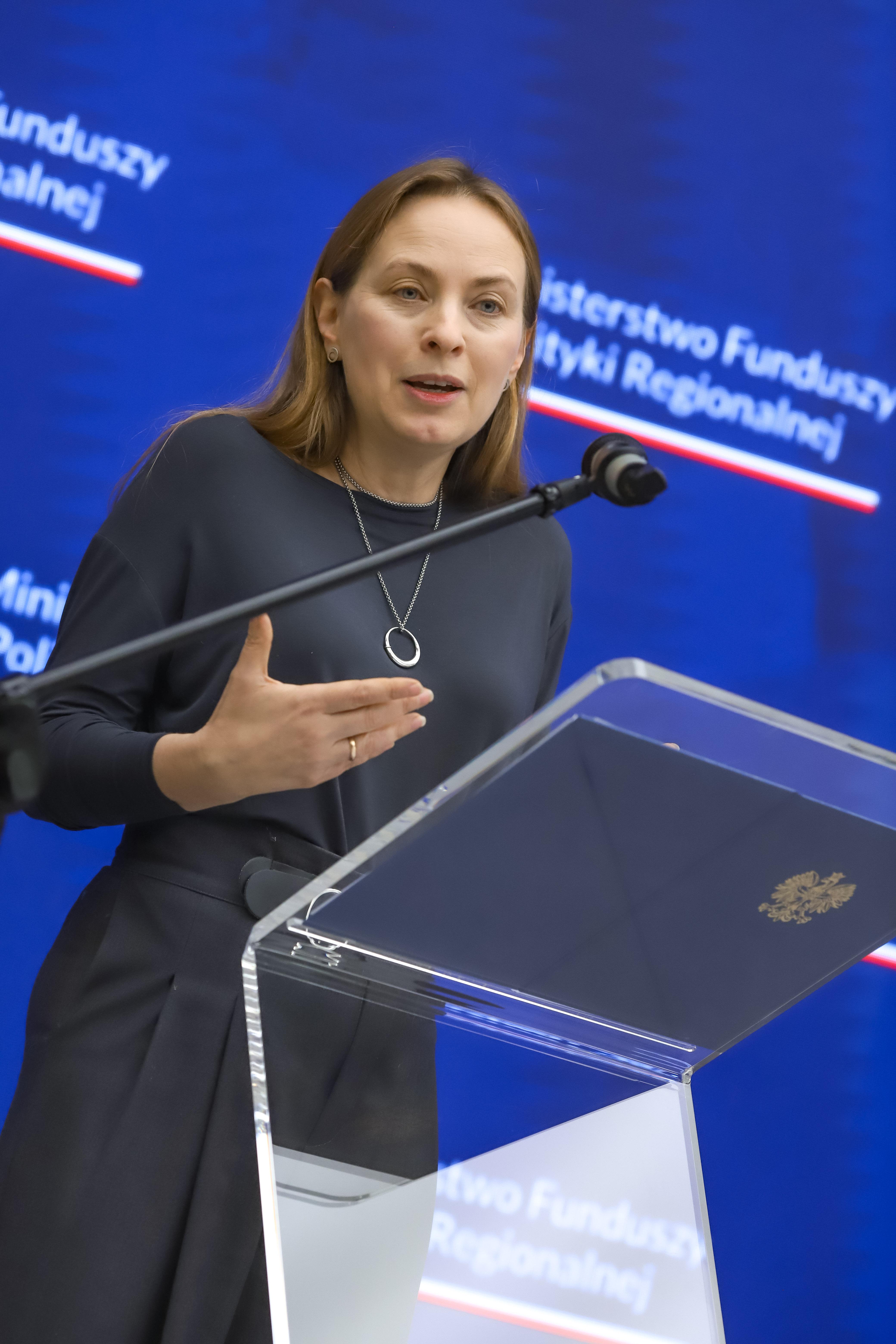 Wyjaśnij Wpływ Deficytu Budżetowego I Długu Publicznego Na Gospodarkę Państwa Pełczyńska-Nałęcz: KPO będzie miało wpływ na wychodzenie Polski z