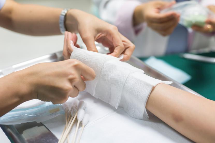 Farmaceuci są obecnie uprawnieni do wykonania części badań diagnostycznych, co również może okazać się przydatne w opiece nad osobą zagrożoną ryzykiem rozwoju nadkażenia w wyniku odczynu popromiennego. Farmaceuci są obecnie uprawnieni do wykonania części badań diagnostycznych, co również może okazać się przydatne w opiece nad osobą zagrożoną ryzykiem rozwoju nadkażenia w wyniku odczynu popromiennego.