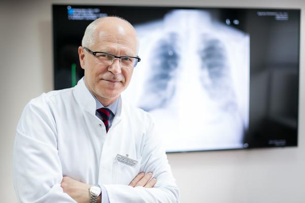 Niewydolność płuc rozwinęła się w przebiegu ostrej COVID-19 o ciężkim przebiegu Niewydolność płuc rozwinęła się w przebiegu ostrej COVID-19 o ciężkim przebiegu