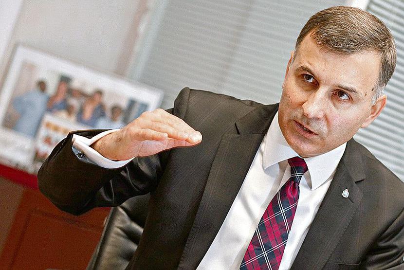 HIPOTECZNY DYRYGENT: W marcu wartość hipotek wyniosła 3,2 mld zł, z czego na PKO BP, którym kieruje Zbigniew Jagiełło, przypadło 1,2 mld zł. Wystarczyło, że w kwietniu bank zmniejszył sprzedaż do 900 mln zł, a rynek spadł poniżej 3 mld zł. [FOT. WM]