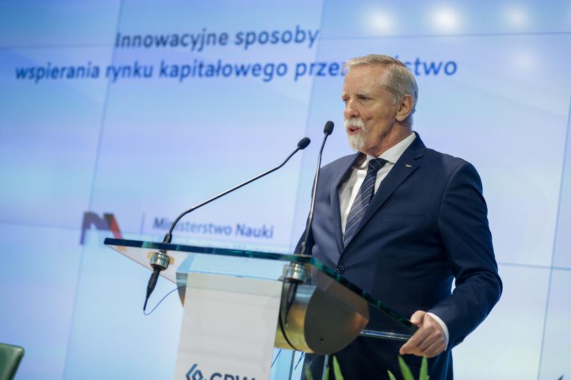 Podwójna dymisja: Podwójna dymisja: