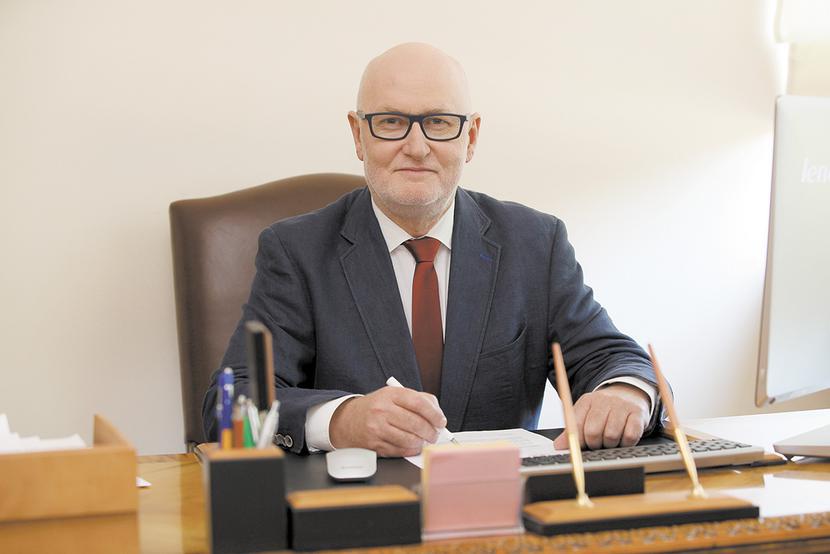 Na zdjęciu prof. Ryszard Gellert Na zdjęciu prof. Ryszard Gellert