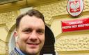Wiceminister Mejza “zawiesza” swoją pracę w rządzie. Pogrążają go informacje dot. jego firmy medycznej