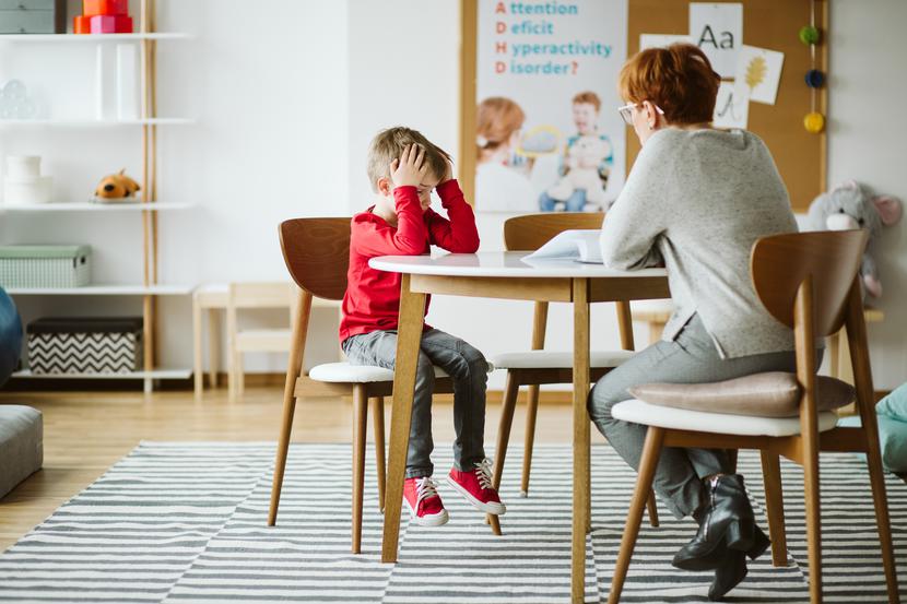 “Świadomość społeczna na temat ADHD zmieniała się z biegiem czasu. ADHD było historycznie opisywane jako zaburzenie eksternalizacyjne, skupiające się na łatwo zauważalnych objawach nadpobudliwości i impulsywności, uważano, że dotyka głównie chłopców” – wskazują autorzy analizy. “Świadomość społeczna na temat ADHD zmieniała się z biegiem czasu. ADHD było historycznie opisywane jako zaburzenie eksternalizacyjne, skupiające się na łatwo zauważalnych objawach nadpobudliwości i impulsywności, uważano, że dotyka głównie chłopców” – wskazują autorzy analizy.
