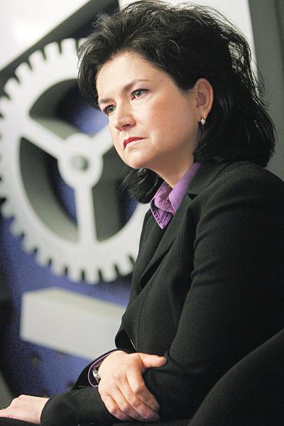 ING Bank Śląski, którego prezesem jest Małgorzata Kołakowska, w przeciwieństwie do pozostałych posiadaczy obligacji JSW nie ma w akcjonariacie skarbu państwa, więc zamiast troszczyć się o kondycję górnictwa i nastroje górników, może się troszczyć o swoje pieniądze.