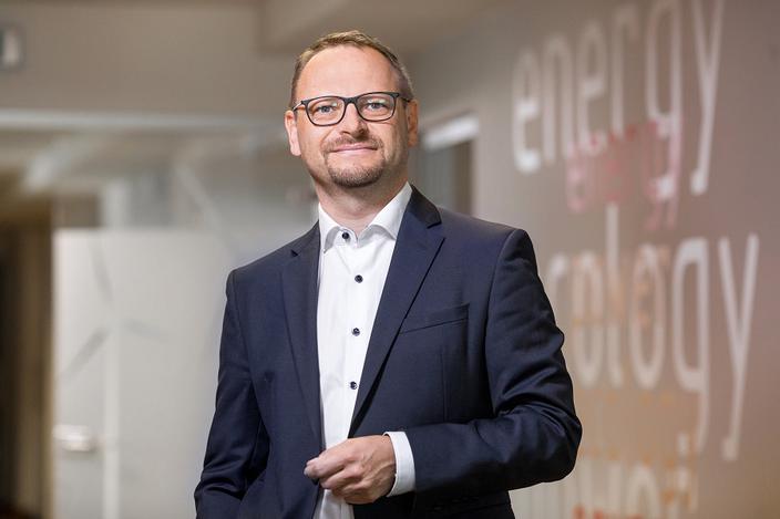 Chcemy stworzyć szeroką platformę polskich usług offshorowych, na którą zaprosimy inne polskie firmy. Dzięki temu będziemy mogli wspólnie startować w największych przetargach i je realizować - mówi Maciej Stryjecki, prezes ASE Offshore. Chcemy stworzyć szeroką platformę polskich usług offshorowych, na którą zaprosimy inne polskie firmy. Dzięki temu będziemy mogli wspólnie startować w największych przetargach i je realizować - mówi Maciej Stryjecki, prezes ASE Offshore.