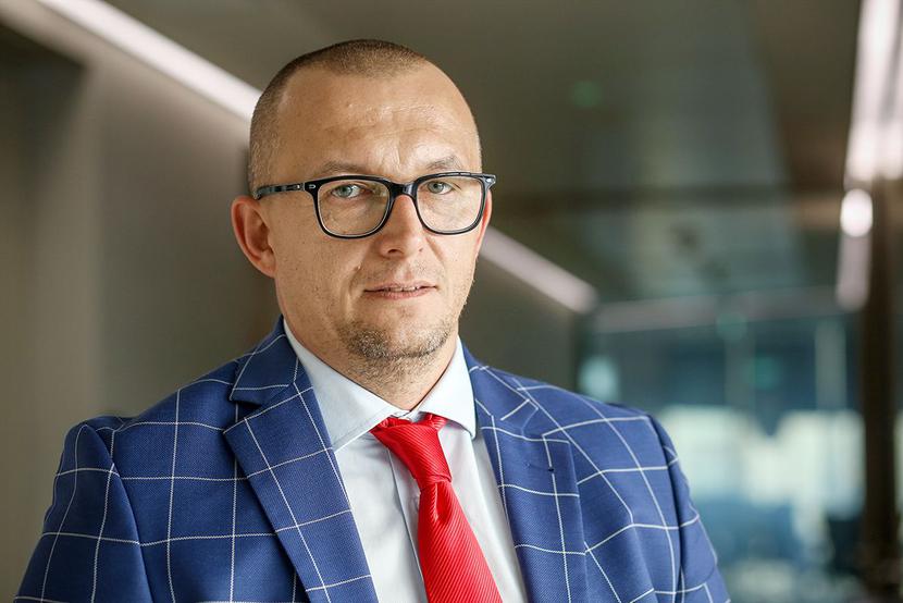 NOWI AKCJONARIUSZE, NOWE OTWARCIE: