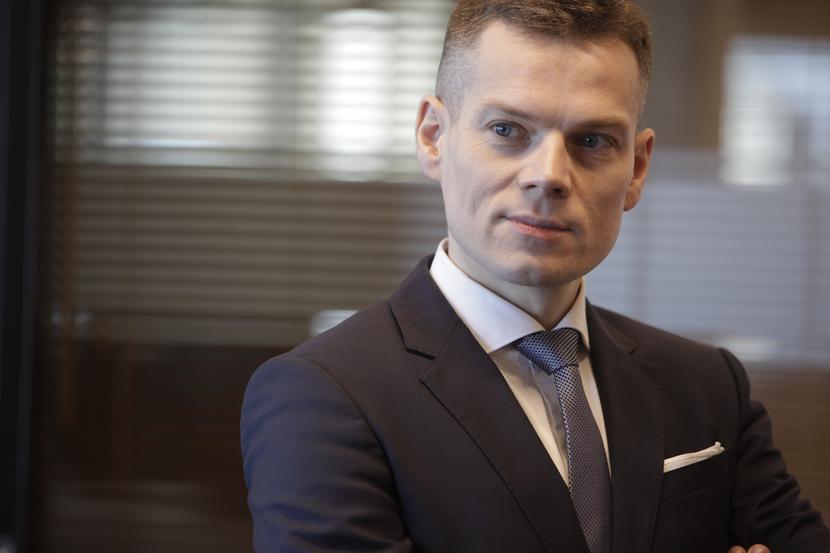 Nadzór robi się ostrożny: