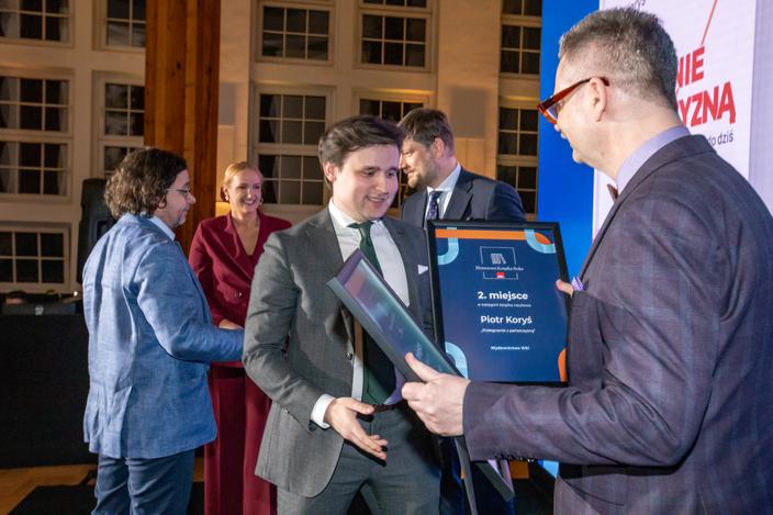 Drugi stopień podium: